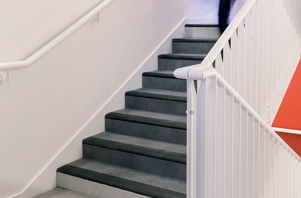 Montaj pardoseli PVC / mochetă pe trepte sau gradene
