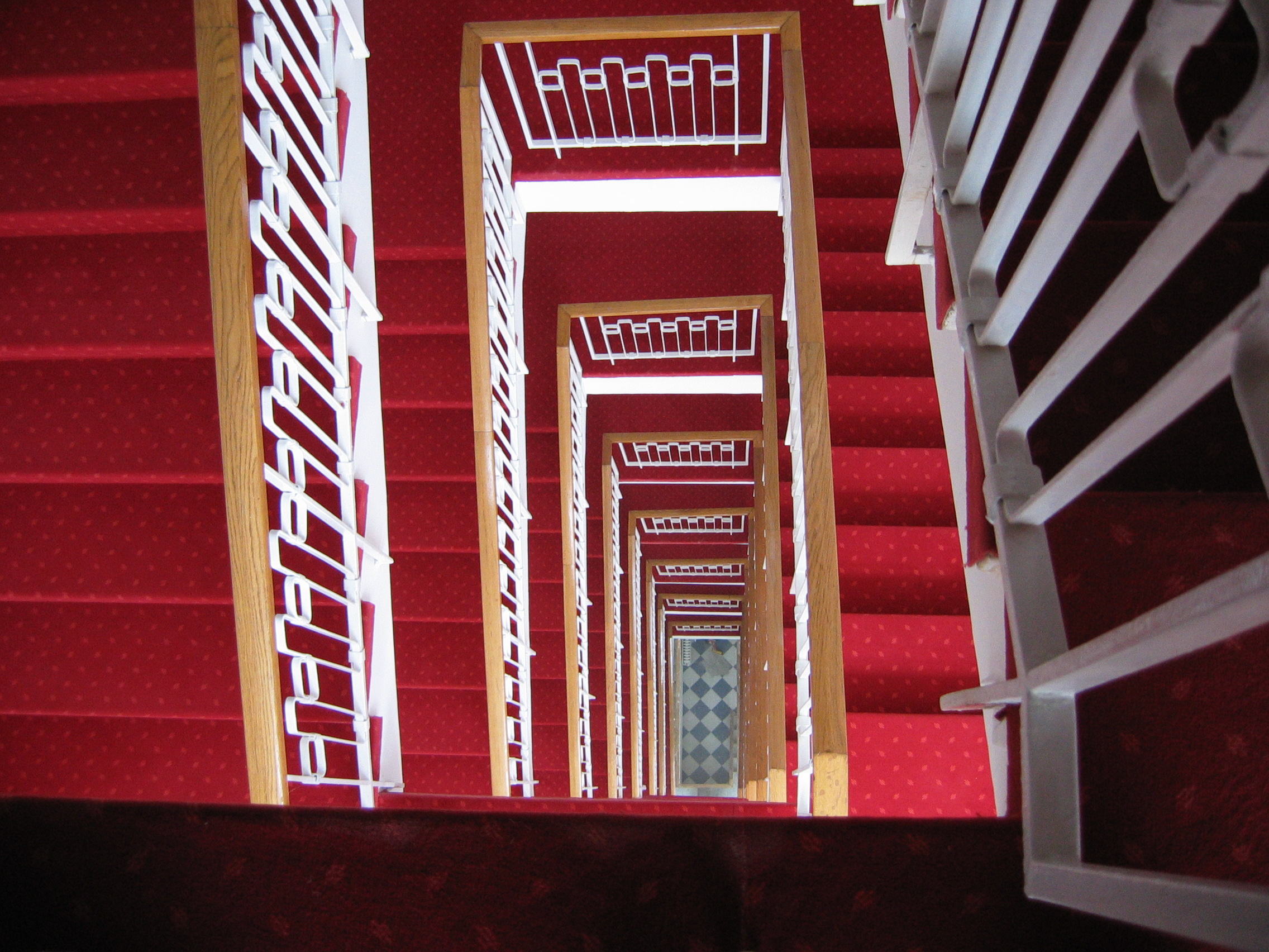 Sonerg montaj mocheta pe trepte Hotel Bucuresti 2002